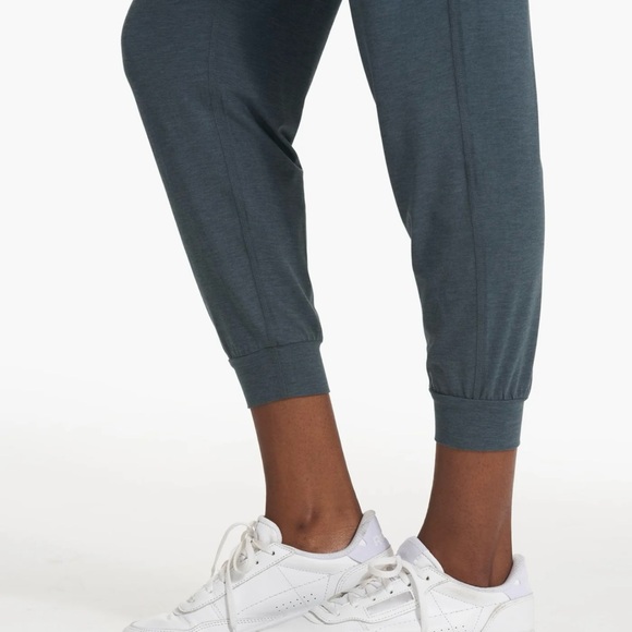 Vuori Lux Jumpsuit (NWT) - Picture 5 of 9